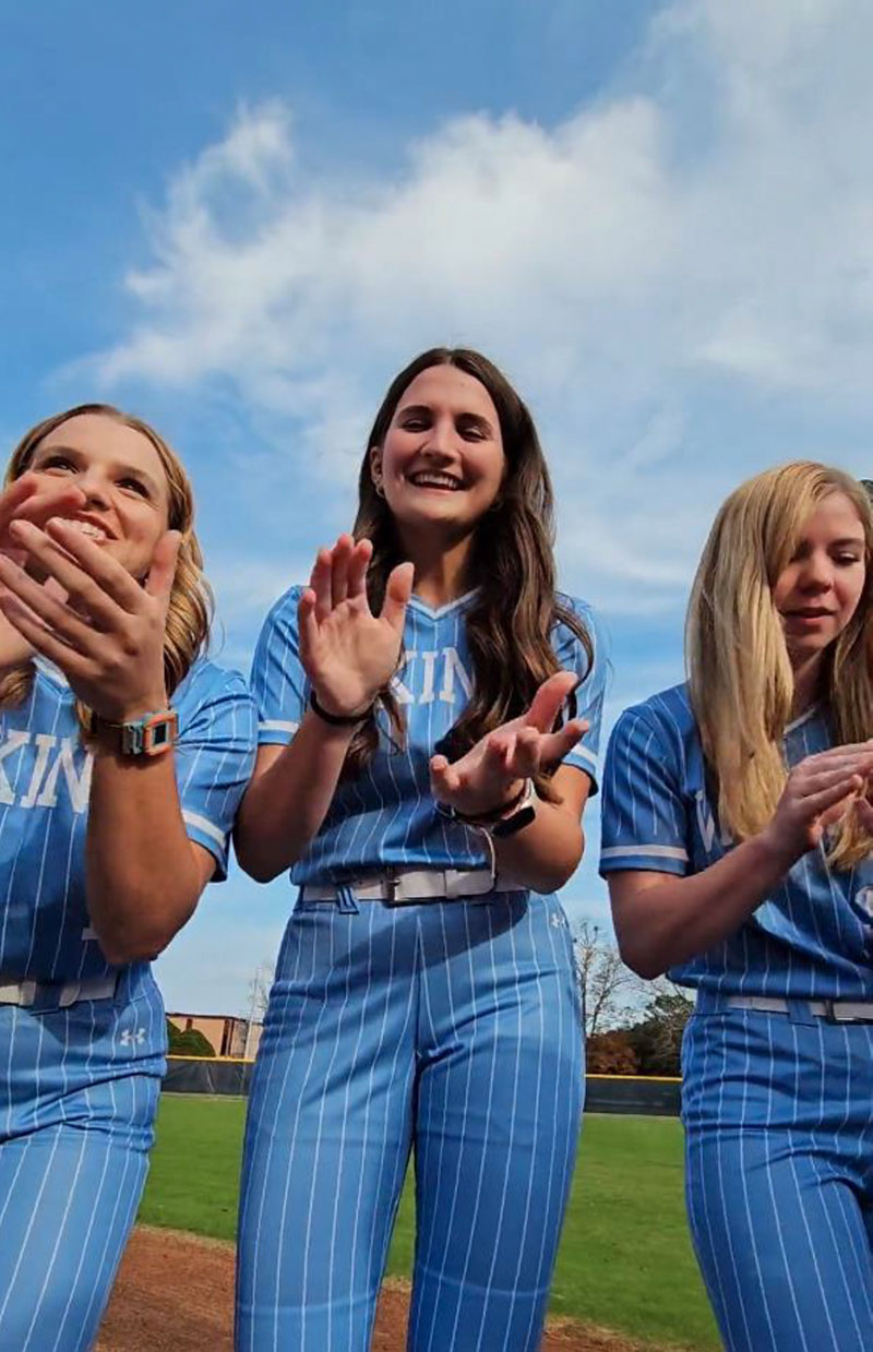 Angle and Perspective: Low perspective (below)